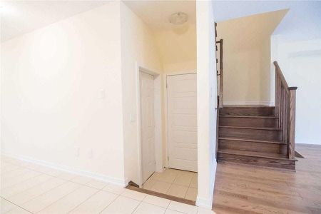 For Lease - 76 Scarletwood Street, Hamilton, Ontario - Photo 2