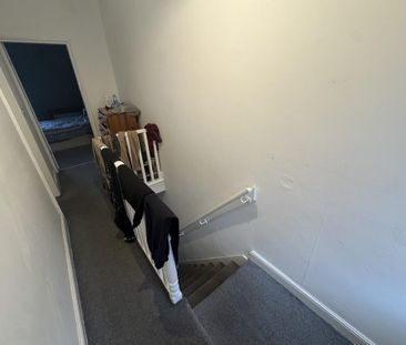 2 bedroom end of terrace house to rent - Photo 2