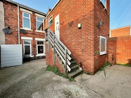 Brack Terrace, Bill Quay, Gateshead - Photo 4