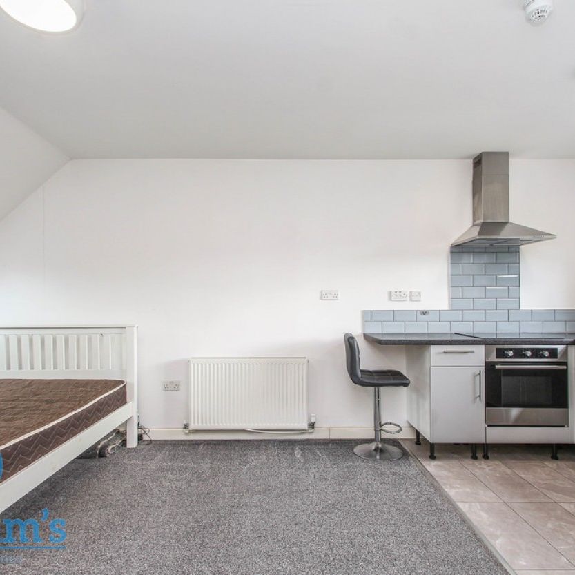 1 bed Studio for Rent - Photo 1