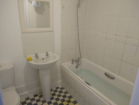 2 Bed Flat, Fitzhubert Road, S2 - Photo 4