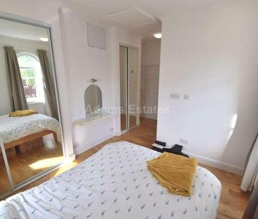 Wokingham Road, Reading, RG6 - Photo 1