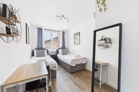 Mint Drive, Hockley - Photo 5