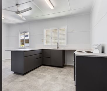 CHARMING CHARACTER COTTAGE - Photo 6