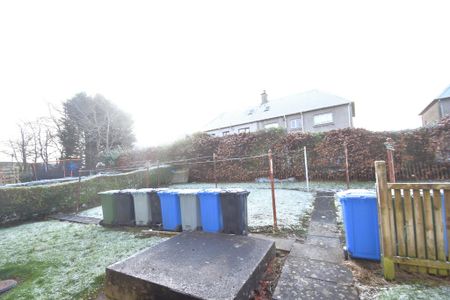 2 bedroom ground floor flat to rent - Photo 5