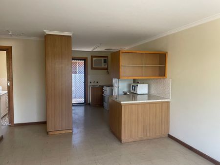 Unit 2&sol;79 Conroy Street&comma; Port Augusta - Photo 5