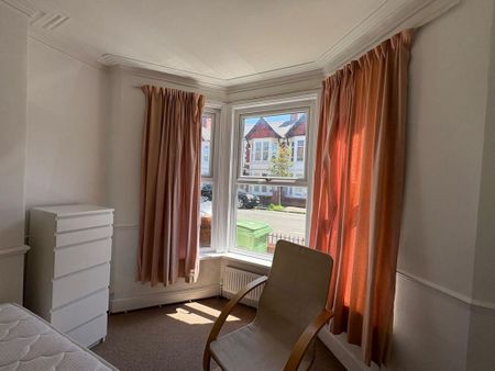 3 bedroom terraced house to rent - Photo 5