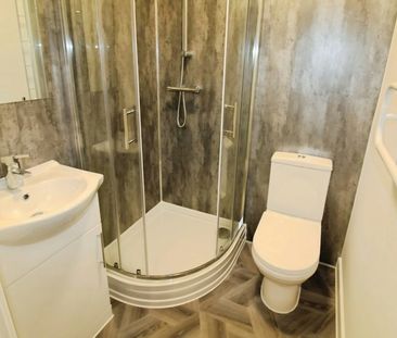 Flat to rent on - Photo 3