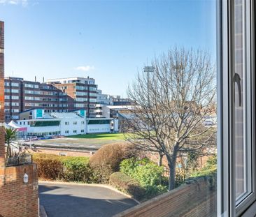 Palmeira Avenue, Hove - Photo 2