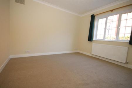 3 bedroom detached house to rent - Photo 3