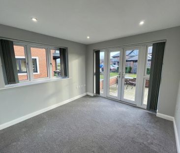 2 bedroom ground floor flat to rent - Photo 1