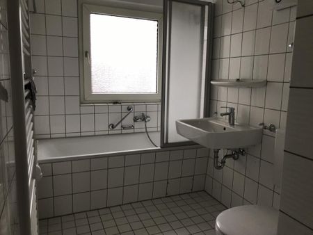 Demnächst frei! 3-Zimmer-Wohnung in Duisburg Huckingen - Photo 2