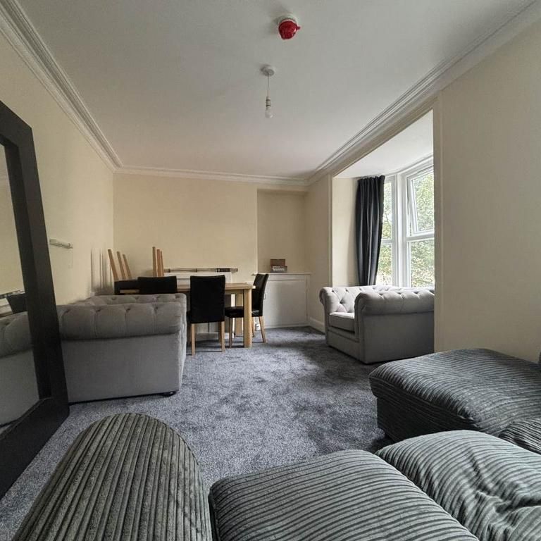 6 bedroom house to rent - Photo 1