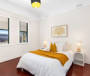 Tastefully Updated, Modern And Spacious, Character Filled Three Bed... - Photo 5