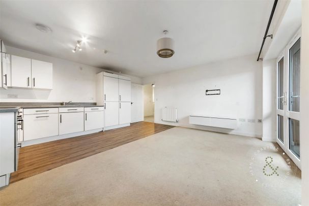 2 Bedroom Apartment - Purpose Built - Photo 1