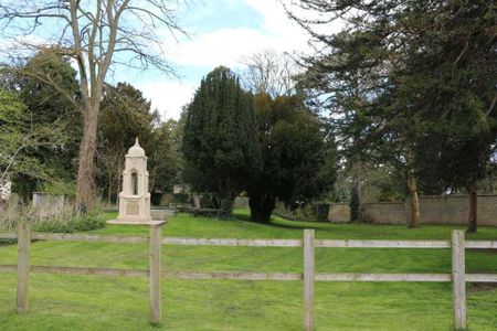 2 bedroom mews to rent - Photo 3