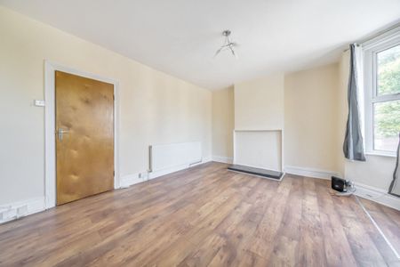 Pound Park Road, London, SE7 - Photo 3