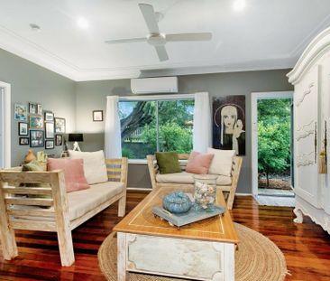 Family Home Backing Mona Vale Golf Course - Photo 1