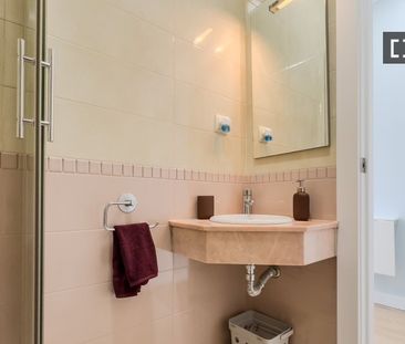 barcelona, Catalonia 08002 - Photo 6