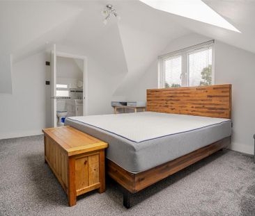4 bedroom detached bungalow to rent - Photo 3