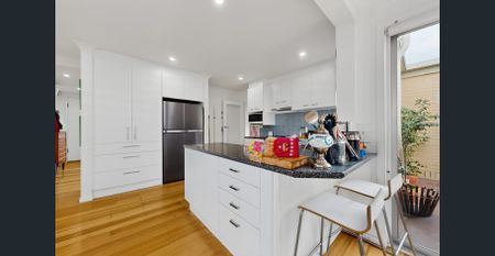 Renovated Three-Bedroom Home in a Quiet Glen Iris Pocket - Photo 4