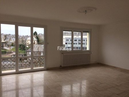 Location Appartement 5 pièces 122m² COUTANCES 50200 - Photo 2