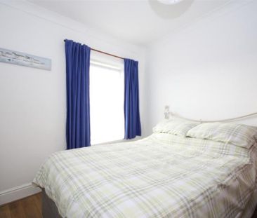 2 bedroom end of terrace house to rent - Photo 4