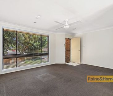 MODERN 3 BEDROOM HOME WITH DOUBLE GARAGE - Photo 6