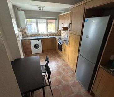 28 Dunluce Avenue, Belfast, BT9 7AY - Photo 5