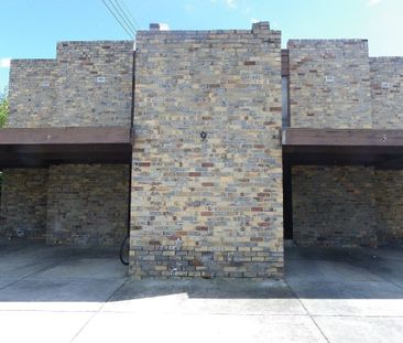Low-Maintenance Living In Prime Location - Photo 2