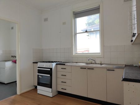 Neat & Tidy Property in Heart of Shortland - Photo 5