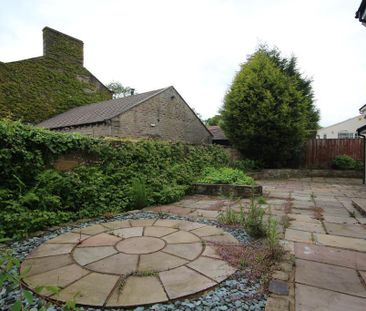4 bedroom detached house to rent - Photo 2