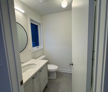 For Lease - 12 Robert Gilpin Lane, Richmond Hill, Ontario - Photo 4