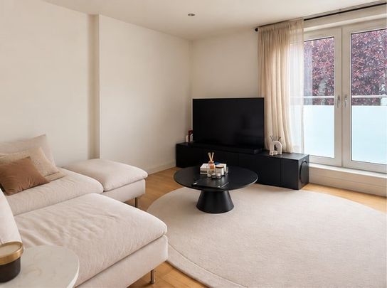 2 Bed Flat, Yeoman Street, SE8 - Photo 1