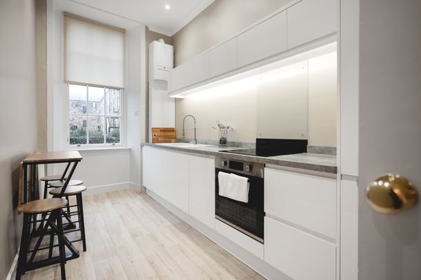 3 Bed Flat, Great Western Road, G4 - Photo 1