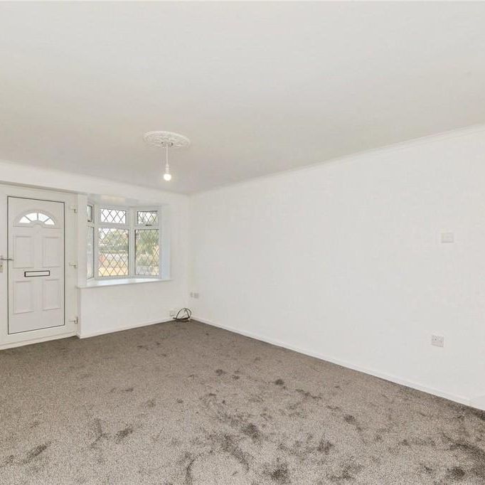 2 bedroom mews to rent - Photo 1