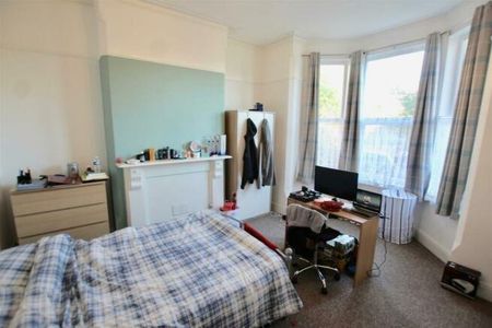7 bedroom end of terrace house to rent - Photo 2
