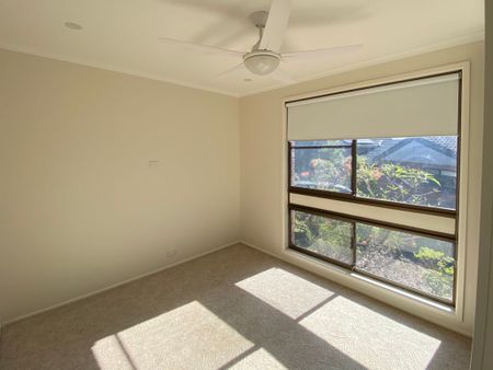 10 Myrtle Close, Adamstown Heights - Photo 3