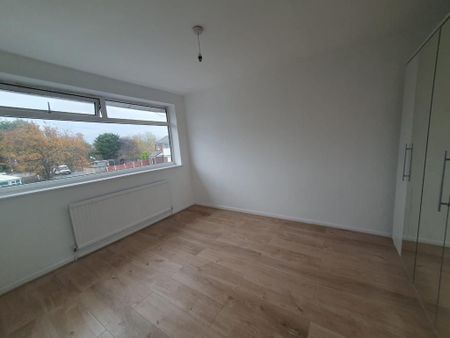 3 bedroom semi-detached house to rent - Photo 3