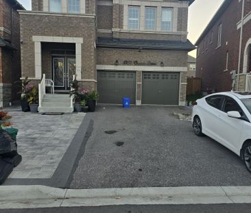 For Lease - 1053 Orenda Street, Pickering, Ontario - Photo 4