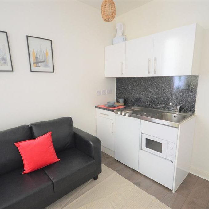 Studio to rent - Photo 1