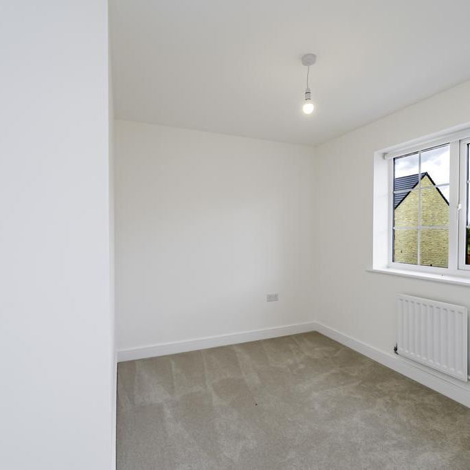 3 bedroom semi-detached house to rent - Photo 1