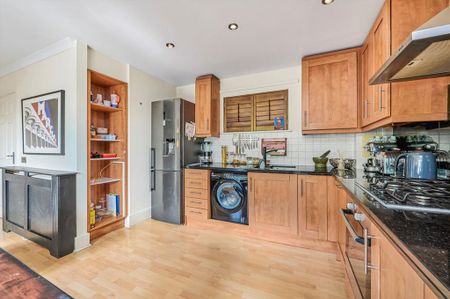 2 bedroom flat to rent - Photo 5