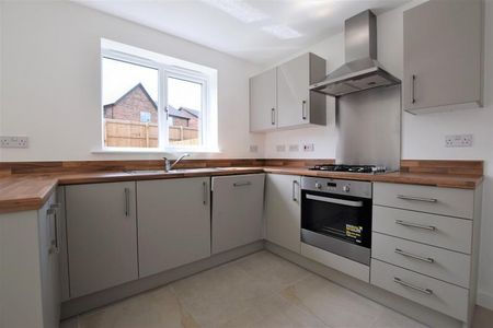 3 Bedroom Detached To Let - Photo 5