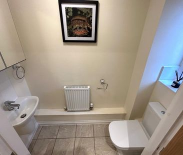 3 bedroom semi-detached house to rent - Photo 2