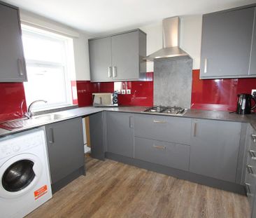 4 bedroom flat to rent - Photo 6