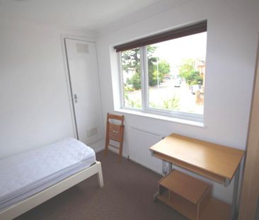 5 bedroom semi-detached house to rent - Photo 2