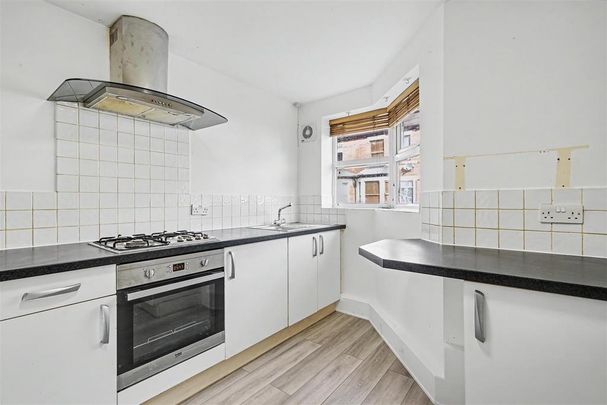 4 bedroom semi-detached house to rent - Photo 1
