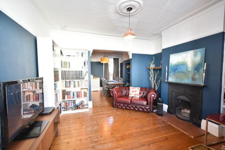 4 bedroom terraced house to rent - Photo 3