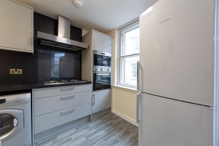 4 bed apartment to rent in Fenkle Street, City Centre, NE1 - Photo 5